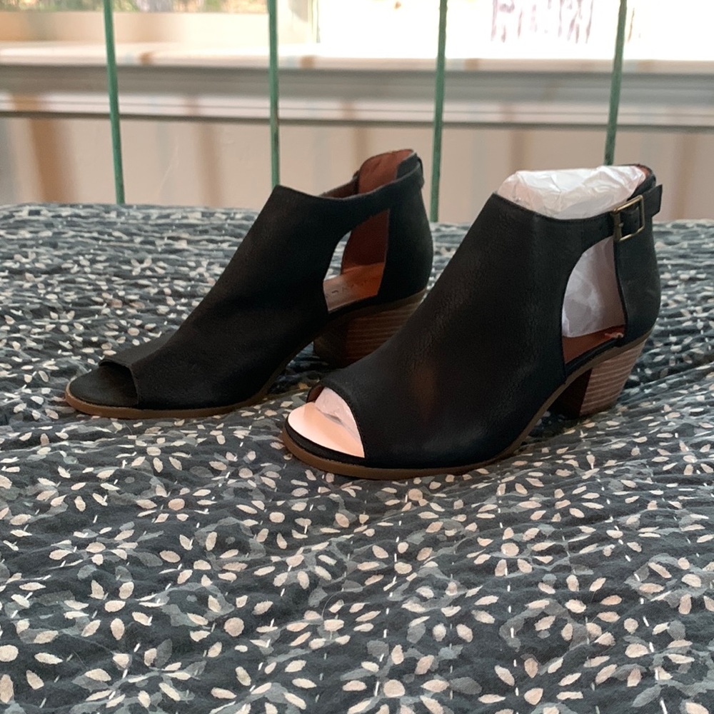 New w/o Tags Lucky Brand Barimo Bootie Size 9